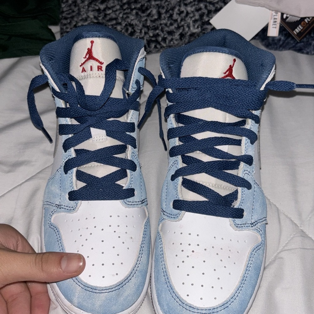 Air Jordan 1 Mid SE 'French Blue